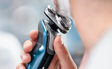Carica l'immagine nel visualizzatore di Gallery, Philips AquaTouch S5420/06 Rasoio Elettrico AquaTec Wet &amp; Dry con Lame...