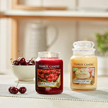 Carica l'immagine nel visualizzatore di Gallery, Yankee Candle Candele in Giara Piccola, Giallo (Cupcake Alla Vaniglia) - Ilgrandebazar