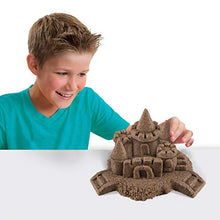 Carica l&#39;immagine nel visualizzatore di Gallery, Kinetic Sand Sabbia Modellabile Effetto Bagnasciuga, 1.36 kg, 6028363 Natural - Ilgrandebazar