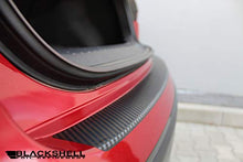 Carica l'immagine nel visualizzatore di Gallery, BLACKSHELL - Protezione VW Golf 7 Limo Typ AU 5-Türer, 3D Carbon nero.