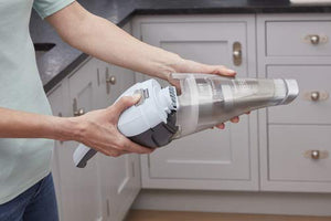 BLACK+DECKER NVC215W NVC215W-QW, Aspirabriciole 10.8 W/H, 7.2 V, Azzurro
