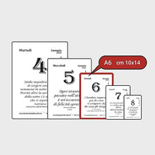 Carica l&#39;immagine nel visualizzatore di Gallery, Il Calendario Filosofico 2024, Il Primo e L&#39;Originale Calendario da Tavolo con 365 Giorni di Frasi Filosofiche, Leggi Ogni Giorno Una Frase, Ideato e Creato a Bologna, Formato A6 da 10x14 cm