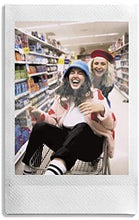 Carica l'immagine nel visualizzatore di Gallery, Fujifilm Instax Mini Film, Pellicola istantanea per fotocamere Instax Mini, Confezione da 20 foto, Formato foto 46 x 62 mm