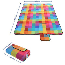 Carica l'immagine nel visualizzatore di Gallery, SONGMICS GCM61C, Coperta da Picnic, in Pile, Impermeabile Unisex-Adult, Quadrati Rossi + Blu, 195 x 150 cm