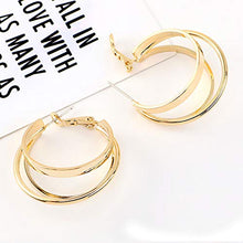 Carica l&#39;immagine nel visualizzatore di Gallery, Orecchini a cerchio in argento Sterling 925 a forma di Tre Cerchi Dorati.