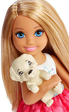 Carica l&#39;immagine nel visualizzatore di Gallery, Barbie- Magica Chelsea con la Barca, Le Rotelle Nascoste e Ali Si... - Ilgrandebazar