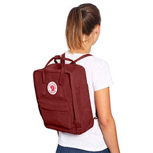 Carica l&#39;immagine nel visualizzatore di Gallery, FJÄLLRÄVEN Kånken, 27x38x13 centimeters (W x H x L), Grigio (Super Grey)