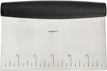 Carica l'immagine nel visualizzatore di Gallery, AmazonBasics - Raschietto/Tagliaimpasto multiuso, in acciaio inox - Ilgrandebazar