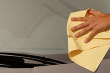 Carica l'immagine nel visualizzatore di Gallery, Mafra, Extra Dry, Panno Scamosciato Sintetico, per Carrozzeria e Vetri Esterni dell'Auto, con Elevata Assorbenza e Resistenza all'Usura, non Lascia Aloni, Dimensioni 43x32cm