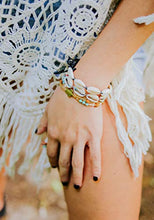 Carica l&#39;immagine nel visualizzatore di Gallery, Braccialetto di perle da donna con tartaruga, Made by Nami, ciondolo,... - Ilgrandebazar