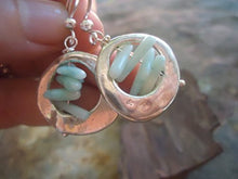 Carica l&#39;immagine nel visualizzatore di Gallery, ✿ ASIMMETRICO in ICE BLUE ✿ Orecchini con Corallo (292)