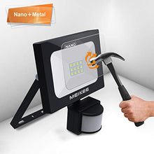 Carica l&#39;immagine nel visualizzatore di Gallery, MEIKEE Faretto con Sensore di Movimento 10W, Faro LED Esterno, IP66...