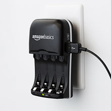 Carica l'immagine nel visualizzatore di Gallery, AmazonBasics - Carica batterie con porta USB per Ni-MH AA e AAA