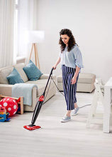 Carica l&#39;immagine nel visualizzatore di Gallery, Vileda Steam Scopa a Vapore con 2 Panni in Microfibra, Filo di 6 m, per Pavimenti, per Parquet, per Tappeti, 1550 W, 0.4 Litri, Plastica, Nero/Rosso