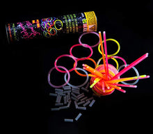Carica l&#39;immagine nel visualizzatore di Gallery, Adelama Braccialetti Luminosi Fluorescenti Fluo per Feste Glowstick Party...