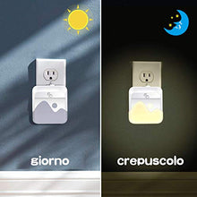 Carica l&#39;immagine nel visualizzatore di Gallery, Luce Notturna LED, Plug-and-Play regolabile Lampada notturna con sensore di... - Ilgrandebazar