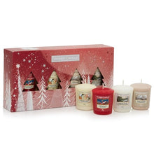 Carica l'immagine nel visualizzatore di Gallery, Set regalo Yankee Candle | 4 candele votive profumate | Collezione Bright Lights | Regali di Natale perfetti per le donne