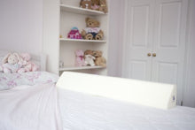 Carica l&#39;immagine nel visualizzatore di Gallery, Purple Daisies Barriera in Schiuma Sponda Letto per Neonati &amp; Bambini –...