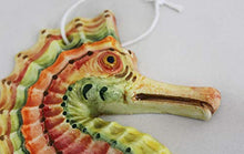 Carica l&#39;immagine nel visualizzatore di Gallery, Cavalluccio marino in ceramica dipinto a mano - Ilgrandebazar