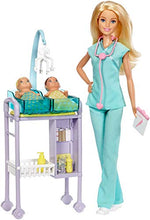 Carica l&#39;immagine nel visualizzatore di Gallery, Barbie Playset Pediatra, Bambola con Capelli Biondi, Accessori a Tema, Set... - Ilgrandebazar