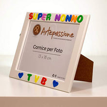 Carica l&#39;immagine nel visualizzatore di Gallery, Cornici per foto in legno con la scritta Super Nonno TVB e decorata con... - Ilgrandebazar