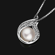 Carica l&#39;immagine nel visualizzatore di Gallery, B.Catcher collana e ciondolo abbraccio con perla argento s925“Hug with... - Ilgrandebazar