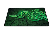 Carica l'immagine nel visualizzatore di Gallery, Razer RZ02-01910600-R3M1 Tappetino Gaming, Medio, Fissure (Verde)