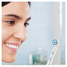 Carica l'immagine nel visualizzatore di Gallery, Oral-B Pro 2 2000 Spazzolino Elettrico Ricaricabile, Manico Bianco, 1 Bianco