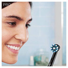 Carica l'immagine nel visualizzatore di Gallery, Oral-B PRO 2 2950N CrossAction Spazzolino Elettrico Ricaricabile con 2...