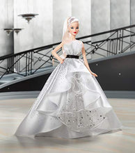 Carica l&#39;immagine nel visualizzatore di Gallery, Barbie-60 Anniversario Vestito Bianco Bambola da Collezione per Bambini 6 +... - Ilgrandebazar
