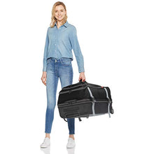 Carica l'immagine nel visualizzatore di Gallery, AmazonBasics - Borsone da viaggio con ruote, Nero