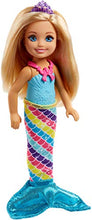 Carica l&#39;immagine nel visualizzatore di Gallery, Barbie Chelsea Moda da Favola con Una Bambolina e 3 Look Multicolore - Ilgrandebazar