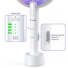 Carica l'immagine nel visualizzatore di Gallery, TMACTIME Racchetta Zanzare Elettrica, 4000V 2-in-1 Racchetta Antizanzare, USB Base di Ricaricabile, e Lampada UV, Protezione Maglia a 3 Strati, Adatto per Casa, Giardino, Interni ed Esterni