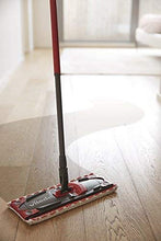 Carica l&#39;immagine nel visualizzatore di Gallery, Vileda Revolution Sistema Lavapavimenti con Secchio, Strizzatore e Piastra, con 2 Panni in Microfibra, Nero/Rosso