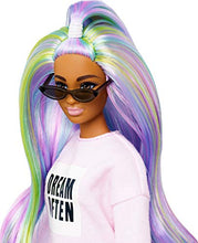 Carica l&#39;immagine nel visualizzatore di Gallery, Barbie- Fashionistas Bambola con Maglione Stampa, Capelli Viola e Occhiali... - Ilgrandebazar