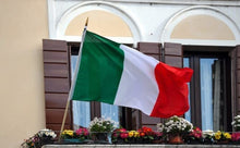 Carica l'immagine nel visualizzatore di Gallery, LEIVESTE - Bandiera Italia, Resistente alle Intemperie con Passante Per L'Asta Bandiera Italiana, 90x150cm,Tricolore 2 Fascetti In Omaggio (90x150cm)
