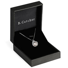 Carica l&#39;immagine nel visualizzatore di Gallery, B.Catcher collana e ciondolo abbraccio con perla argento s925“Hug with... - Ilgrandebazar