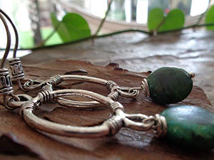 ✿ LONG OVAL & GREEN ROUND STONE ✿ Orecchini etnici con ganci lunghi decorati