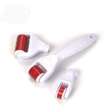 Carica l&#39;immagine nel visualizzatore di Gallery, Titanio Micro-ago Derma Roller 4 in 1-3 Aghi Diversi(0.5mm &amp; 4in1 roller - Ilgrandebazar