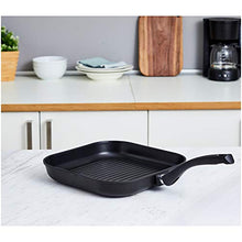 Carica l&#39;immagine nel visualizzatore di Gallery, AmazonBasics, Bistecchiera antiaderente, per piano cottura a induzione, 28 cm - Ilgrandebazar