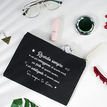 Carica l'immagine nel visualizzatore di Gallery, BETESSIN Borsa Amicizia Mini Pochette Buste Kraft Scritta Ricorda sempre Tu sei più coraggiosa Regalo Amica Compleanno Laurea Natale Pensione Donna Borsa Trucchi Costumi