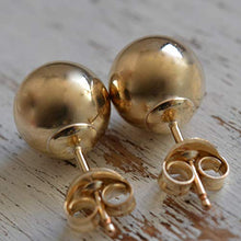 Carica l&#39;immagine nel visualizzatore di Gallery, Orecchini a bottone a sfera in 14k oro riempito tondi misura 8mm Semplici...