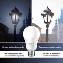 Carica l'immagine nel visualizzatore di Gallery, EXTRASTAR Lampadina Con Sensore, E27 Lampadine LED con Sensore Crepuscolare da Esterno, Auto On/Off, 9W bianco freddo 6500K per Veranda Giardino Porta d'ingresso Corridoio 2 pezzis