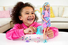 Carica l&#39;immagine nel visualizzatore di Gallery, Barbie - Super Chioma Bambola con abito a stelle, capelli fantasia lunghi 21,6cm, 15 accessori alla moda - 8 con effetto cambia colore, Giocattolo per Bambini 3+ Anni, HCM88