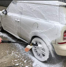 Carica l'immagine nel visualizzatore di Gallery, Dirtbusters Car Candy Snow Foam - Shampoo detergente schiumoso per auto con effetto lucidatura a cera, fragranza ciliegia, 5 litri, per pulizia e lavaggio professionale auto
