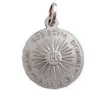 Carica l'immagine nel visualizzatore di Gallery, Medaglietta Raffigurante "Il Volto Santo di Cristo " In Argento Massiccio 925