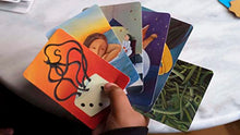 Carica l'immagine nel visualizzatore di Gallery, Asmodee - Dixit - Gioco da Tavolo di Immaginazione e Fantasia, 3-8 Giocatori, 8+ Anni, Edizione in Italiano