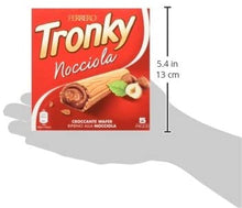 Carica l'immagine nel visualizzatore di Gallery, Kinder Ferrero Tronky Croccanti Wafer alla Nocciola, 5 x 18g