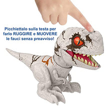 Carica l&#39;immagine nel visualizzatore di Gallery, Jurassic World - Dominion Creature Ruggenti, Action Figure Dinosauro Atrociraptor, con movimenti e Suoni interattivi Che Si attivano al Tocco, Giocattolo e Regalo per Bambini 4+ Anni, GWY57