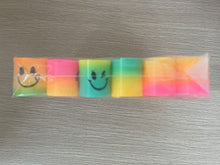 Carica l&#39;immagine nel visualizzatore di Gallery, 30 Pezzi Pinata Compleanno Ragazzo Giochi Arcobaleno Giocattolo Piccole Goodies Regalo Compleanno Bambini Prompt sacchetto Sorpresa